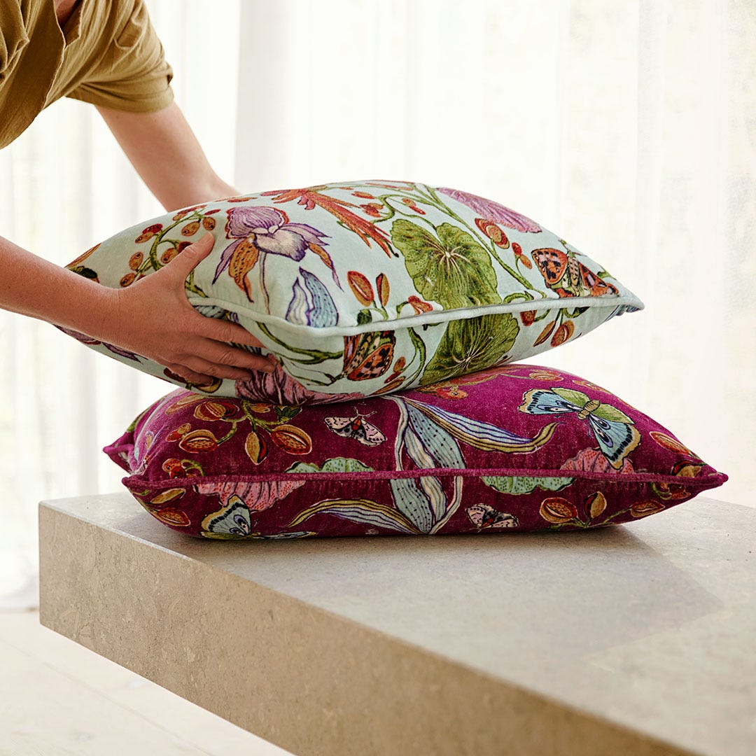 https://s3-ap-southeast-2.amazonaws.com/fusionfactory.commerceconnect.bbnt.production/pim_media/000/163/394/M_F_W24_LS_Throw_Cushion_Florella_Plum_Mint_Floral_Range_1_SI.jpg?1715045413