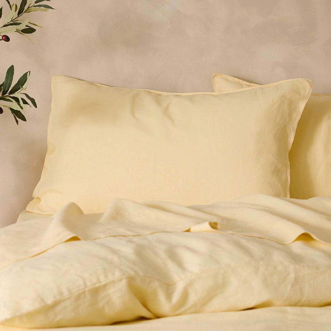 https://s3-ap-southeast-2.amazonaws.com/fusionfactory.commerceconnect.bbnt.production/pim_media/000/192/630/M_F_W25_BOP_Milano_Lemon_QQC_Pillow_SI.jpg?1743571036