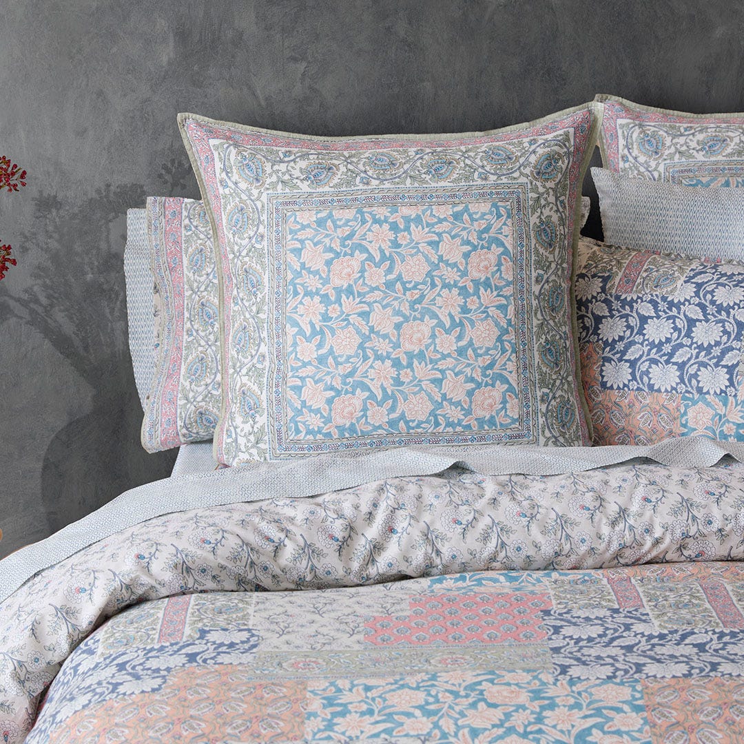 https://s3-ap-southeast-2.amazonaws.com/fusionfactory.commerceconnect.bbnt.production/pim_media/000/179/809/M_F_W25_Bedlinen_BOP_Serafina_QQC_Euro_SI.jpg?1733461007