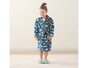 https://s3-ap-southeast-2.amazonaws.com/fusionfactory.commerceconnect.bbnt.production/pim_media/000/191/477/M_F_W25_Kids_Robes_Rex_Front_SI.jpg?1742796675