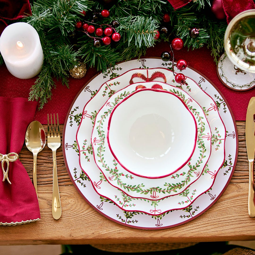 https://s3-ap-southeast-2.amazonaws.com/fusionfactory.commerceconnect.bbnt.production/pim_media/000/198/253/M_F_Xmas_S25_LS_Location_Dining_Merry_festive_Garland_Detail_GIF_4_SI.jpg?1753253202